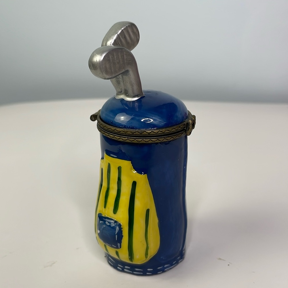 Trinket box shaped like a golf bag!
